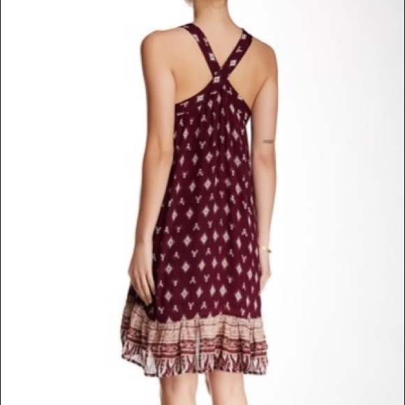 En Creme | Embellished Hi-Lo Ruffle trim dress - Picture 2 of 4